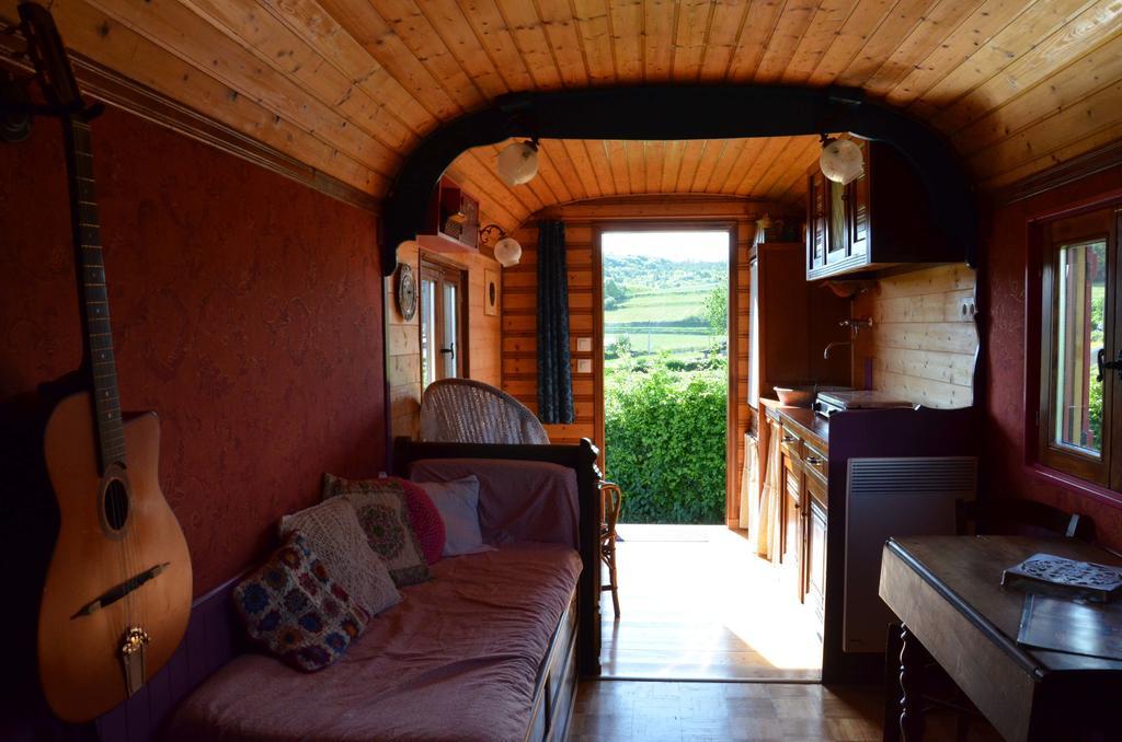 Villa La Roulotte de la Fay Dompierre-les-Ormes Habitación foto