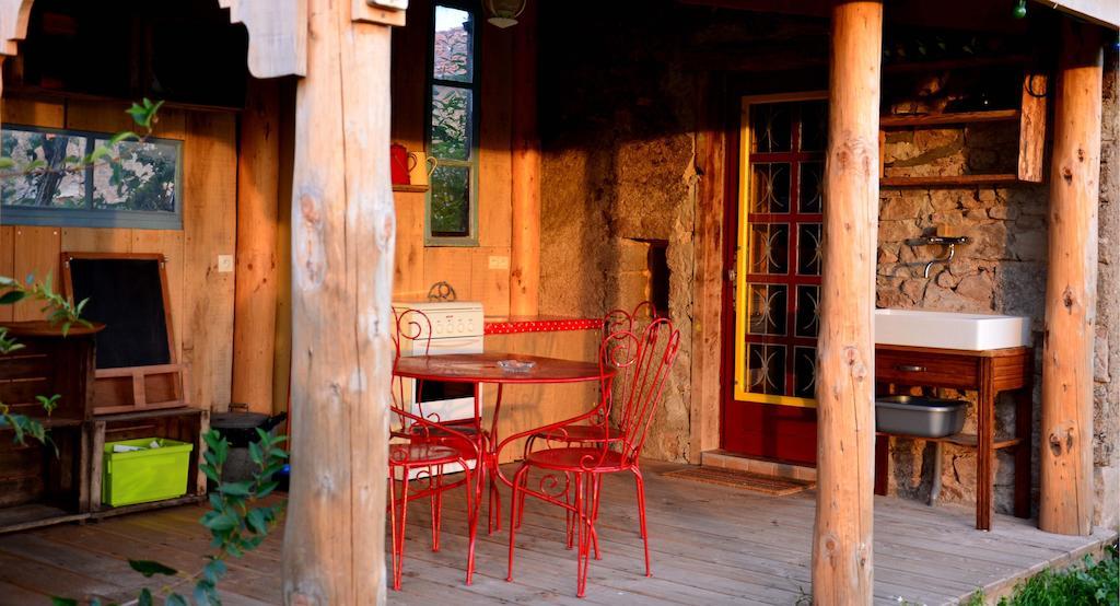 Villa La Roulotte de la Fay Dompierre-les-Ormes Habitación foto