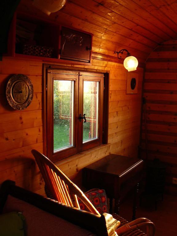 Villa La Roulotte de la Fay Dompierre-les-Ormes Habitación foto